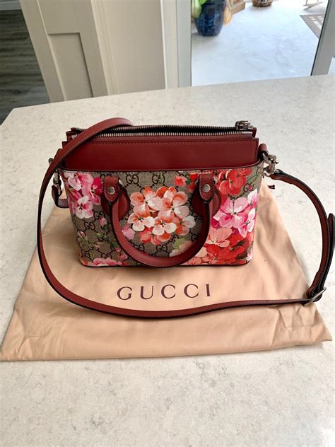 gucci bloom camera sling bag|gucci cross body handbags.